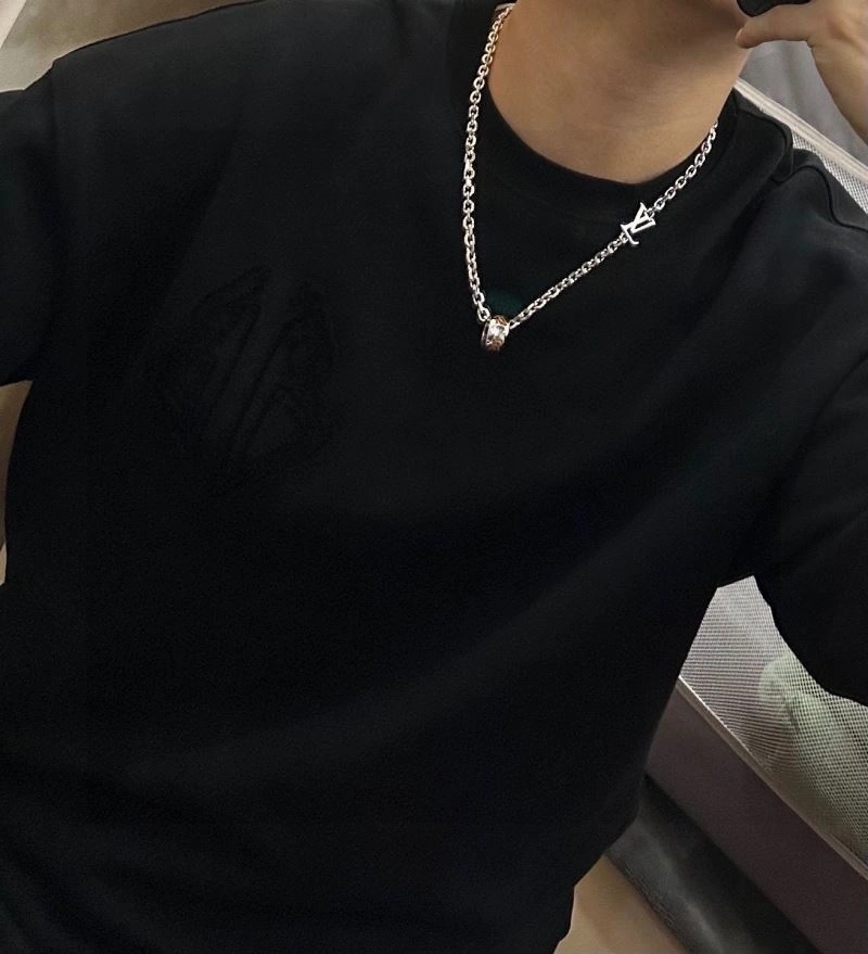 Louis Vuitton Necklaces HighPerformance 250546