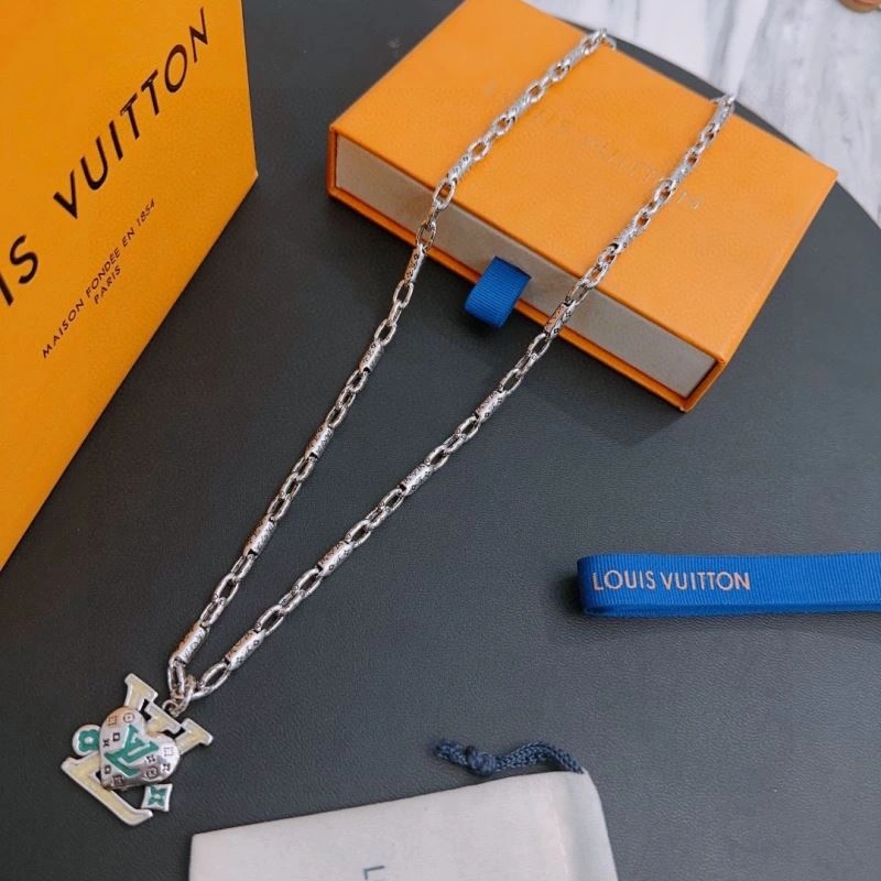 Lightweight Louis Vuitton Necklaces 250559