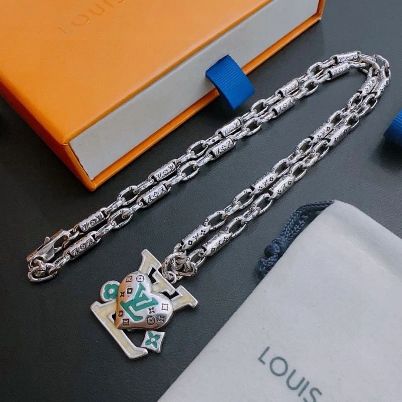 Lightweight Louis Vuitton Necklaces 250559