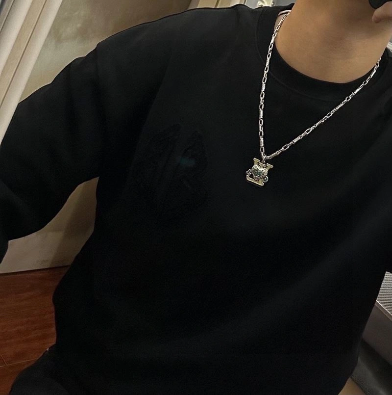 Lightweight Louis Vuitton Necklaces 250559