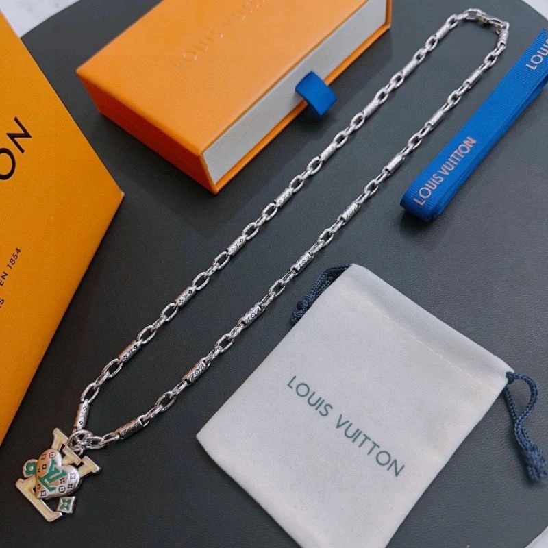 Lightweight Louis Vuitton Necklaces 250559