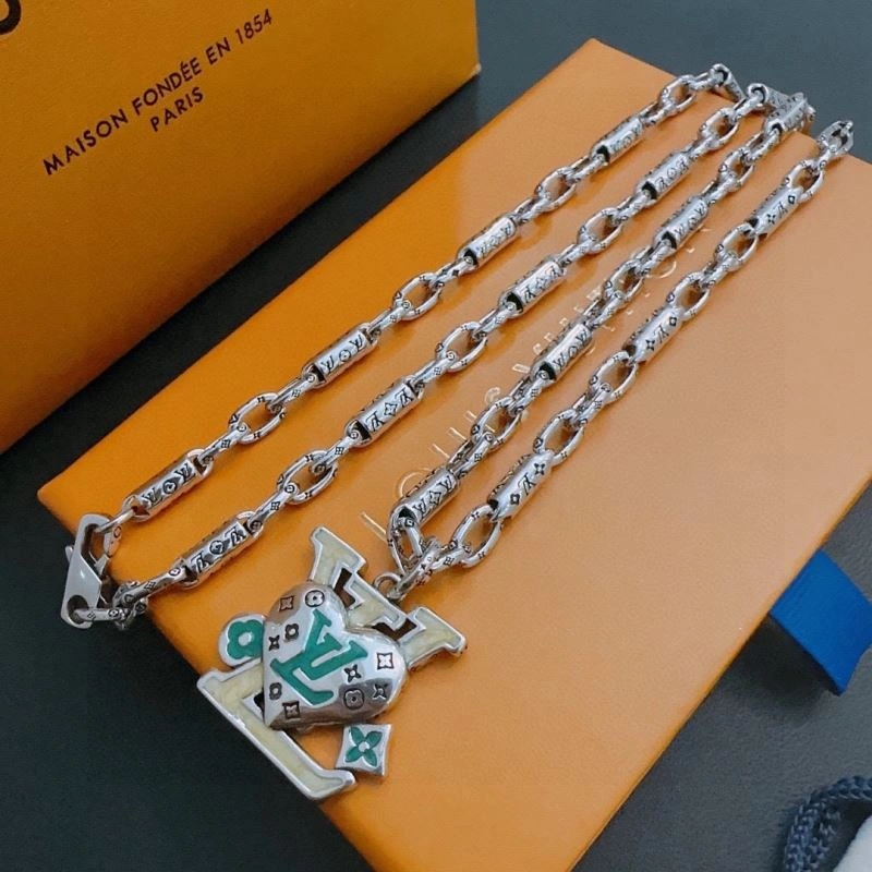 Lightweight Louis Vuitton Necklaces 250559