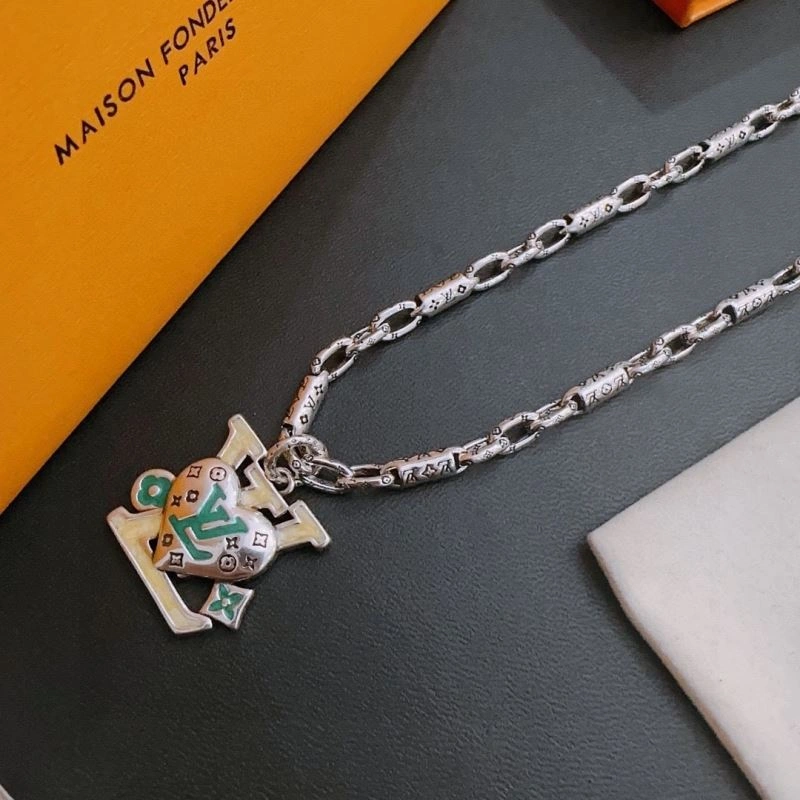 Lightweight Louis Vuitton Necklaces 250559