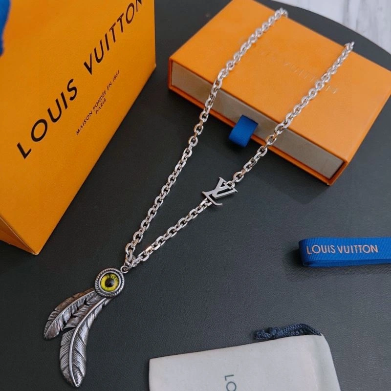 Louis Vuitton Necklaces WrinkleFree 250557
