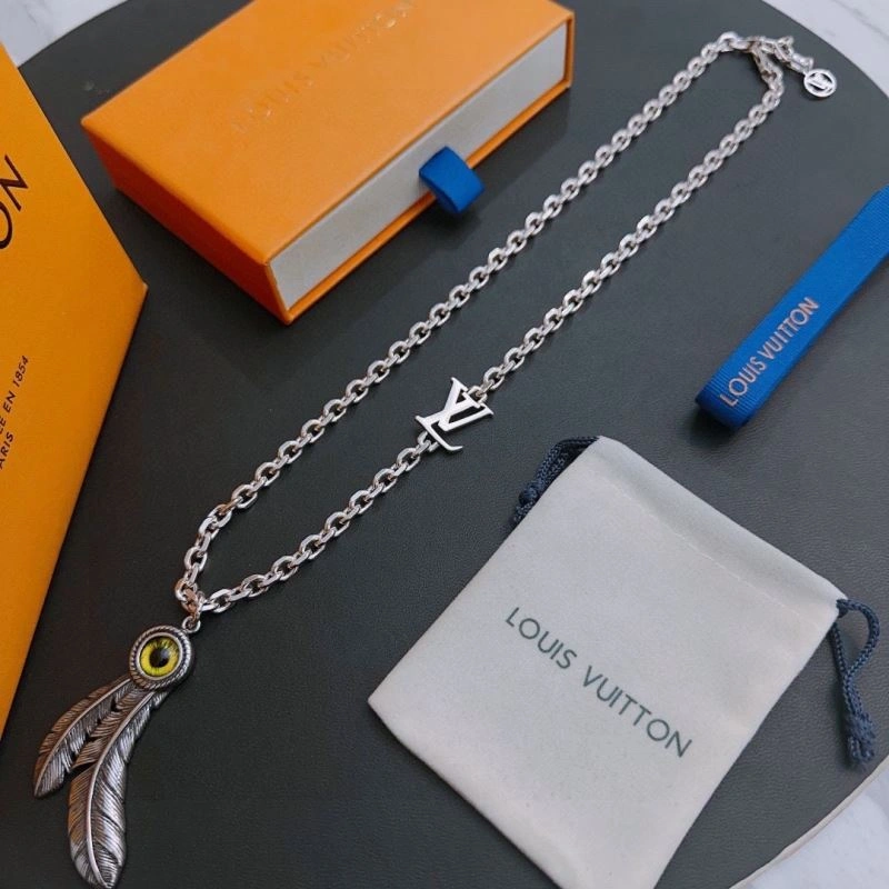 Louis Vuitton Necklaces WrinkleFree 250557