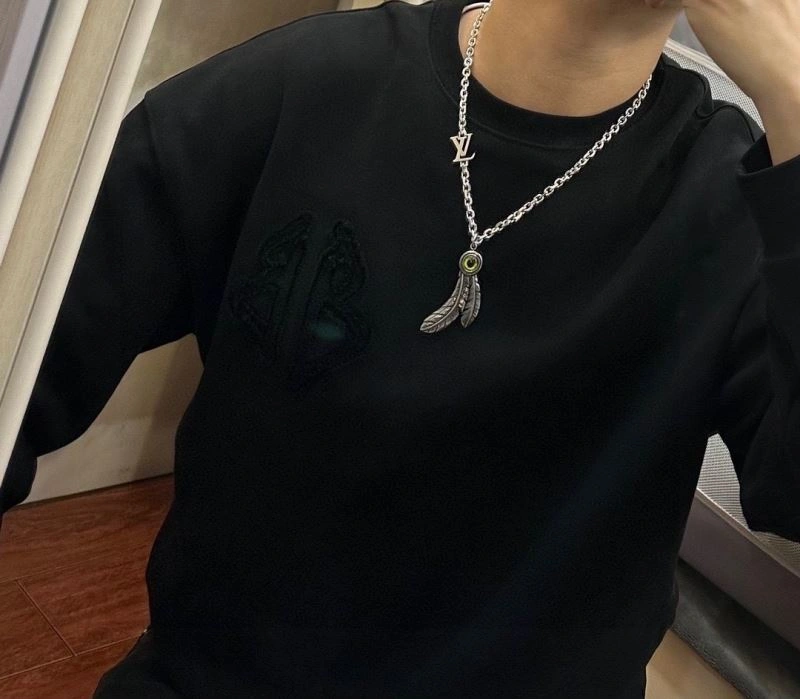 Louis Vuitton Necklaces WrinkleFree 250557