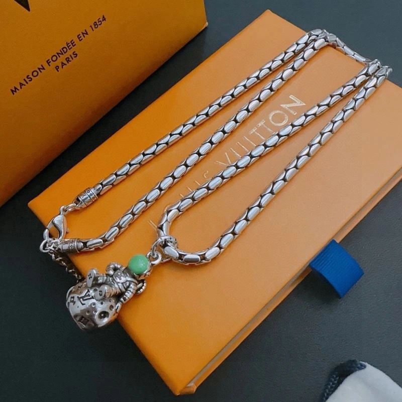 Louis Vuitton Necklaces SmoothTexture 250558
