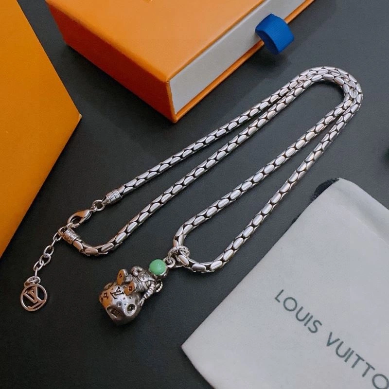 Louis Vuitton Necklaces SmoothTexture 250558