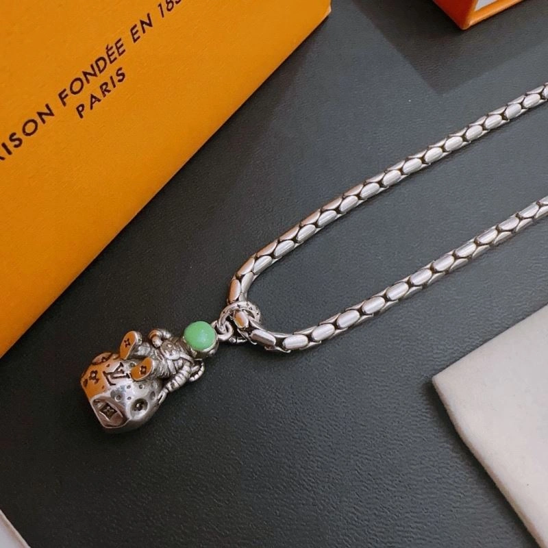 Louis Vuitton Necklaces SmoothTexture 250558