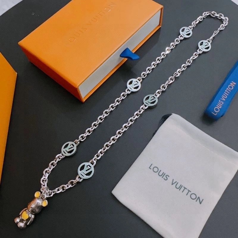 Louis Vuitton Necklaces Refined 250562
