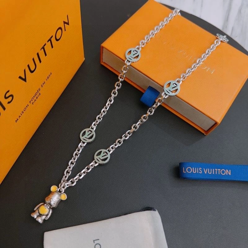 Louis Vuitton Necklaces Refined 250562