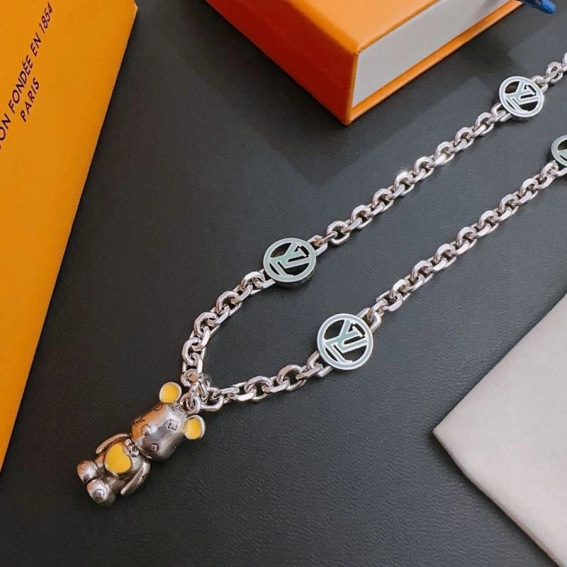 Louis Vuitton Necklaces Refined 250562