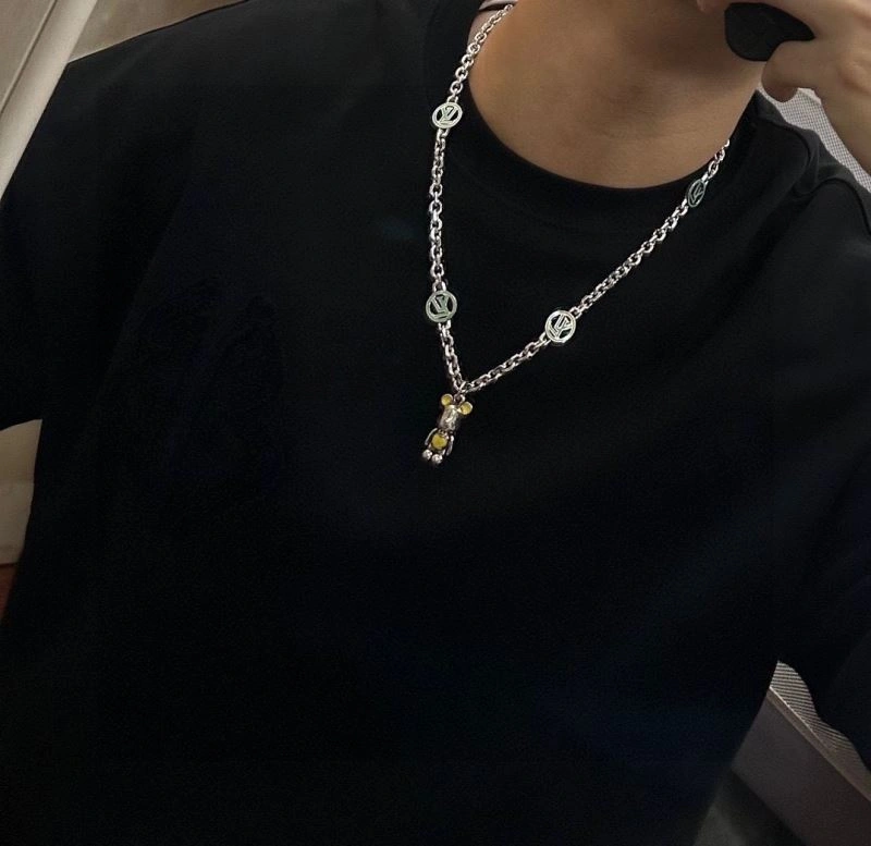Louis Vuitton Necklaces Refined 250562