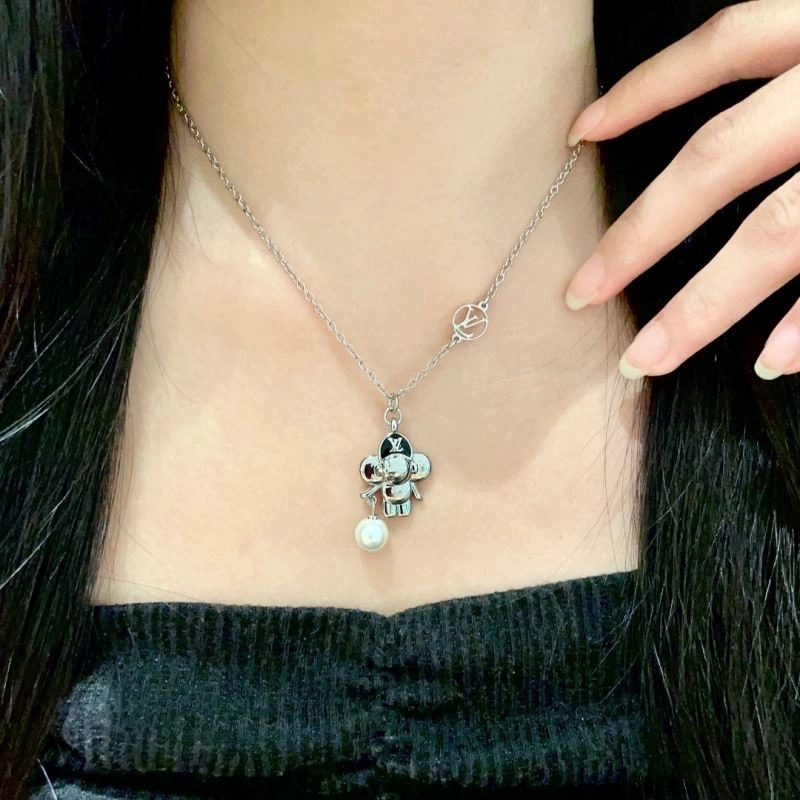 Modern Louis Vuitton Necklaces 250532