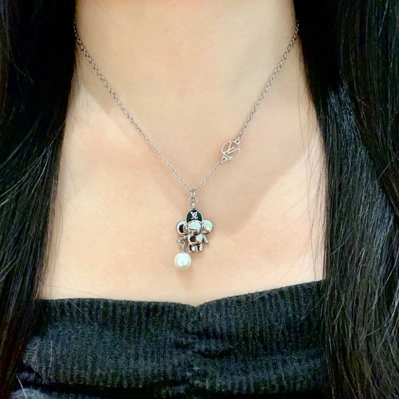 Modern Louis Vuitton Necklaces 250532