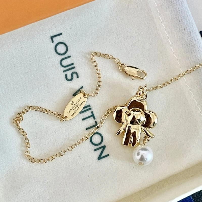 Louis Vuitton Necklaces Popular 250552