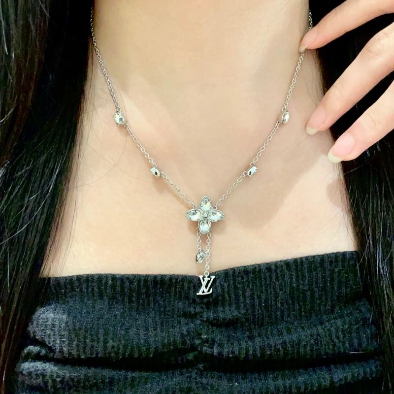 Louis Vuitton Necklaces Modern 250564