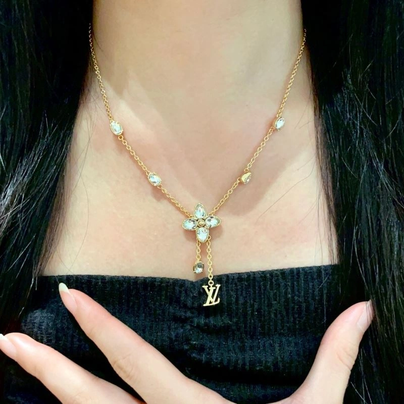 Louis Vuitton Necklaces WrinkleFree 250534