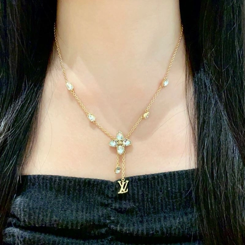 Louis Vuitton Necklaces WrinkleFree 250534