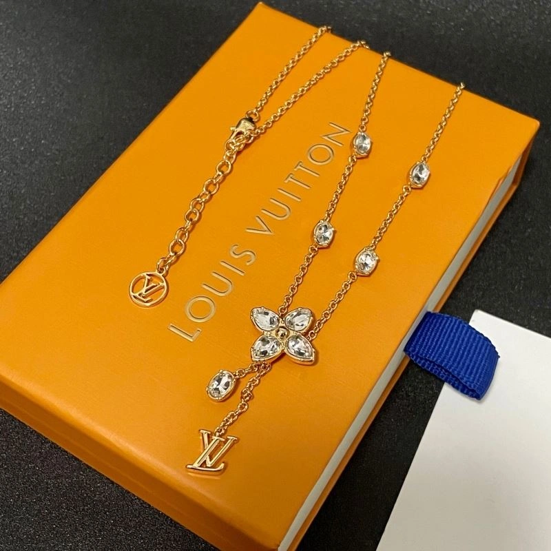 Louis Vuitton Necklaces WrinkleFree 250534