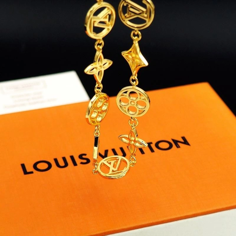 Louis Vuitton Necklaces Unique 250542