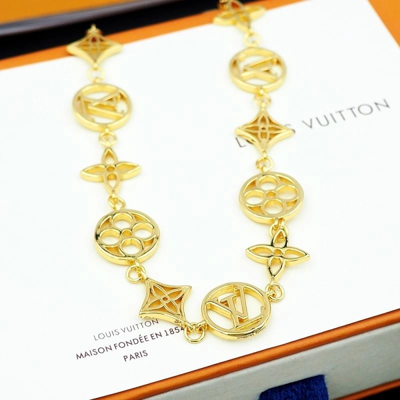 Louis Vuitton Necklaces Unique 250542