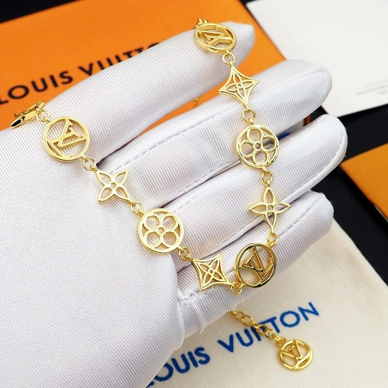 Louis Vuitton Necklaces Unique 250542