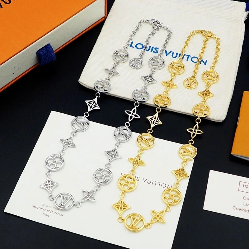 Lightweight Louis Vuitton Necklaces 250556