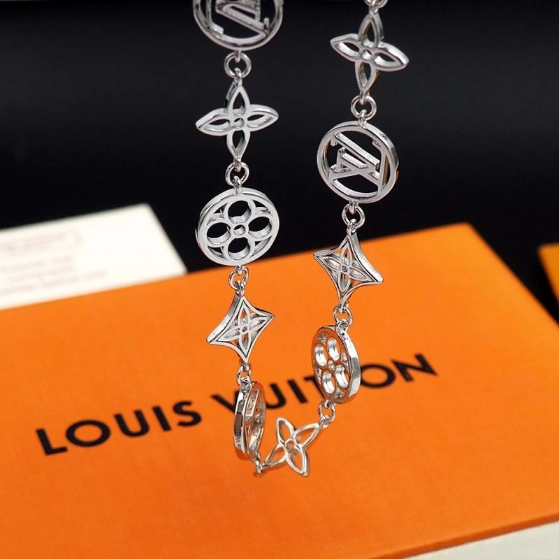 Lightweight Louis Vuitton Necklaces 250556