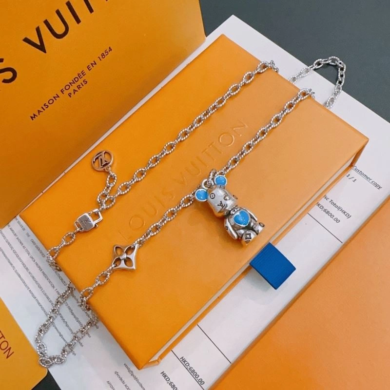 Supportive Louis Vuitton Necklaces 250539