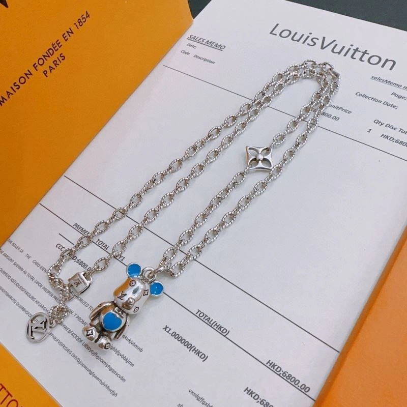 Supportive Louis Vuitton Necklaces 250539