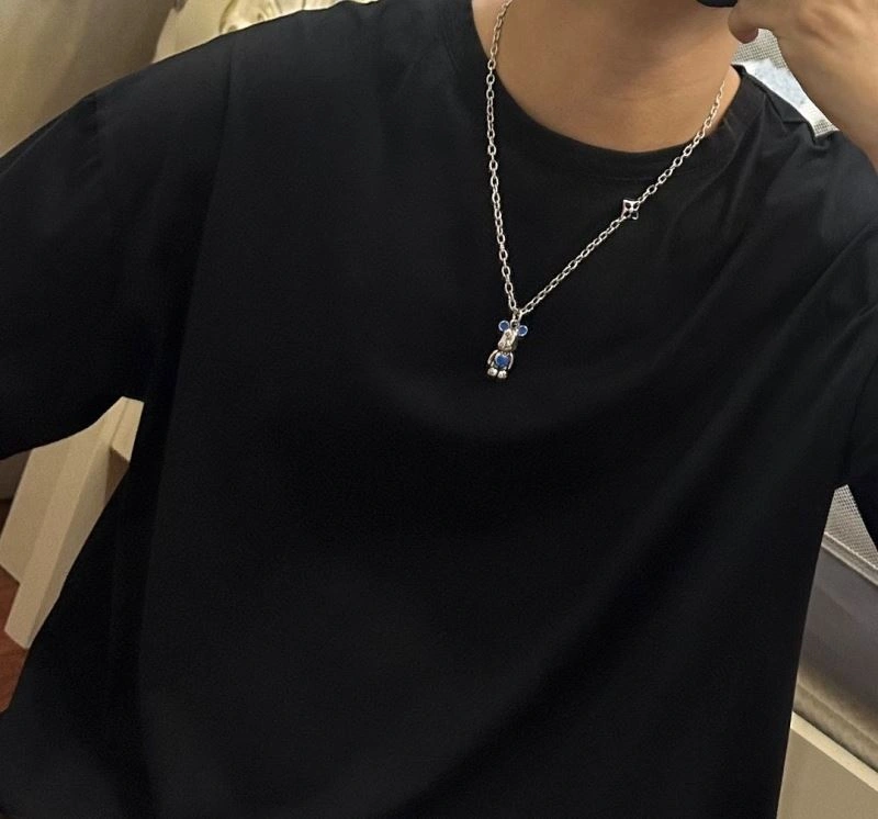 Supportive Louis Vuitton Necklaces 250539