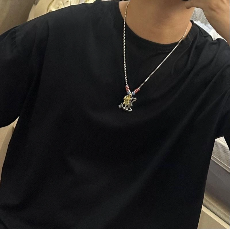 Breathable Louis Vuitton Necklaces 250541