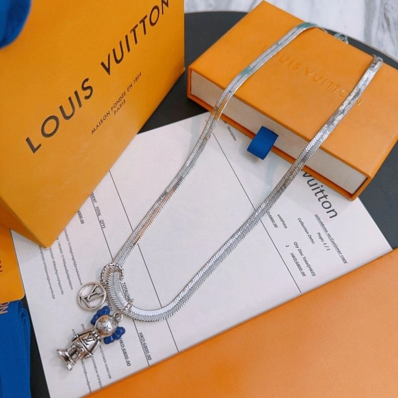 Packable Louis Vuitton Necklaces 250548
