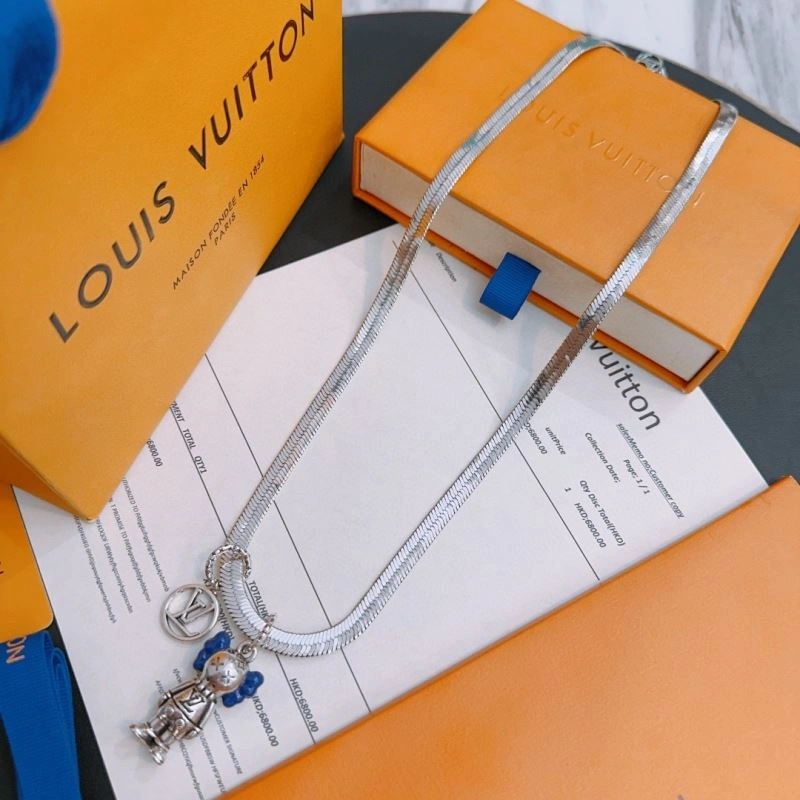 Packable Louis Vuitton Necklaces 250548