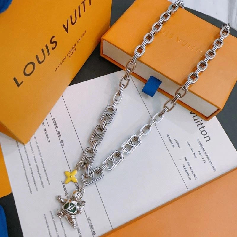 Effortless Louis Vuitton Necklaces 250544