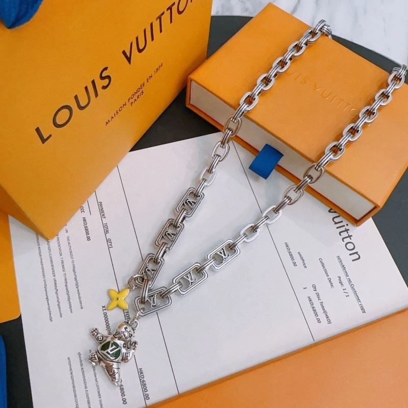 Effortless Louis Vuitton Necklaces 250544