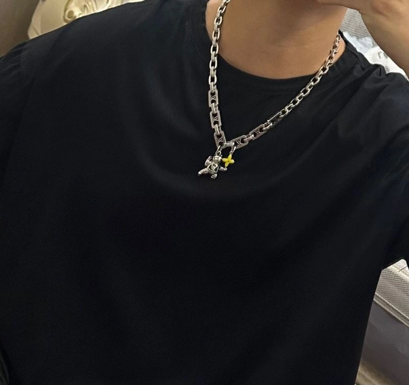 Effortless Louis Vuitton Necklaces 250544