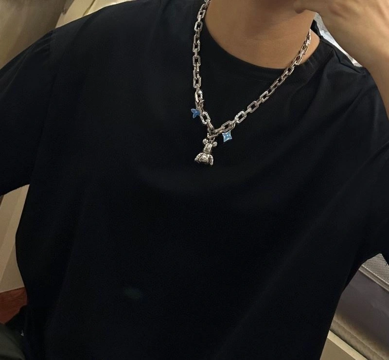 Louis Vuitton Necklaces Flexible 250545