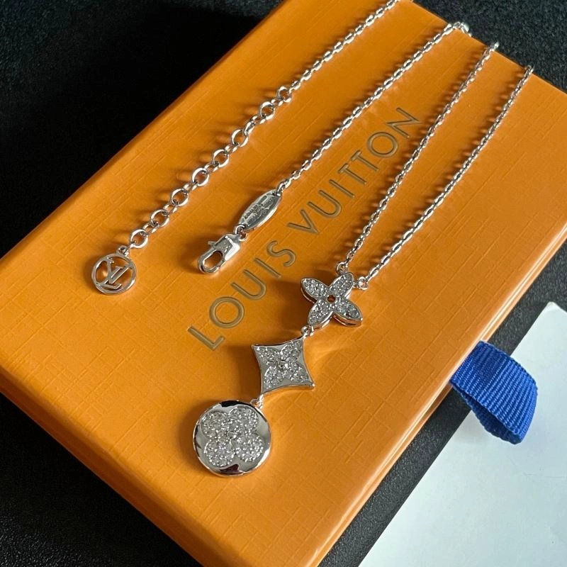 Sleek Louis Vuitton Necklaces 250553