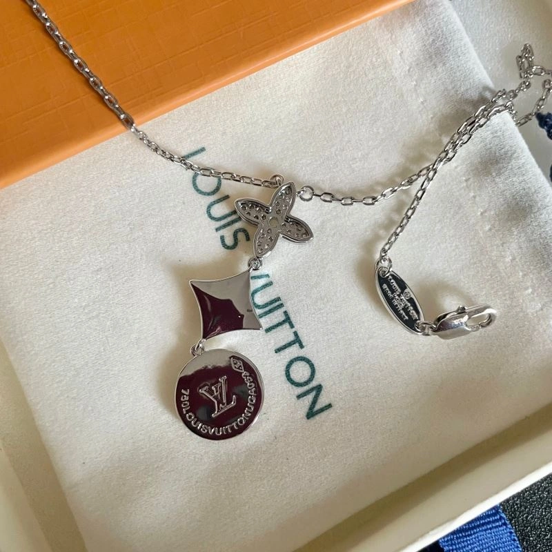 Sleek Louis Vuitton Necklaces 250553