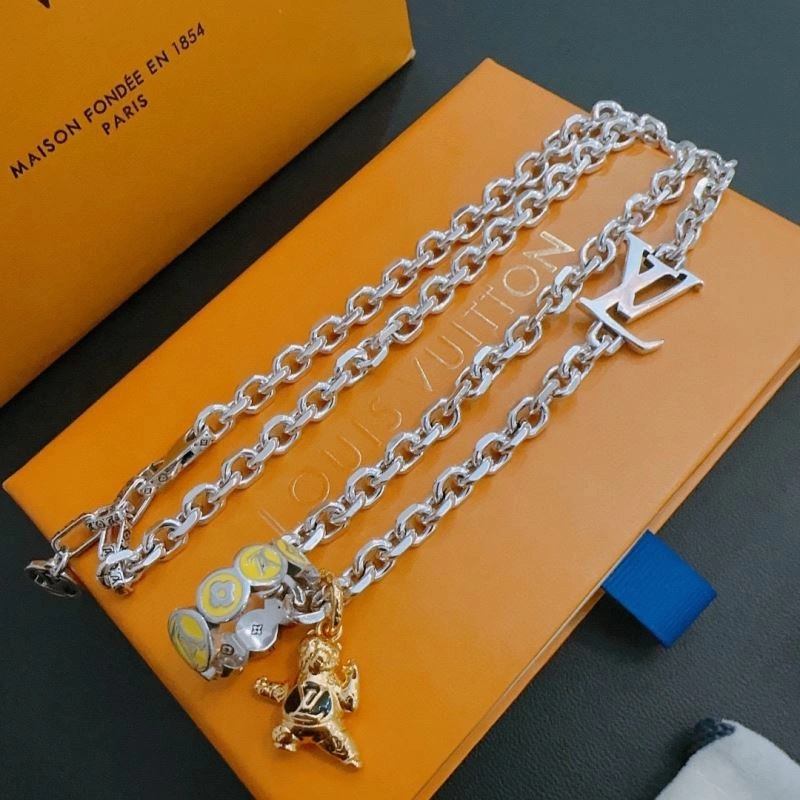 Louis Vuitton Necklaces Packable 250536