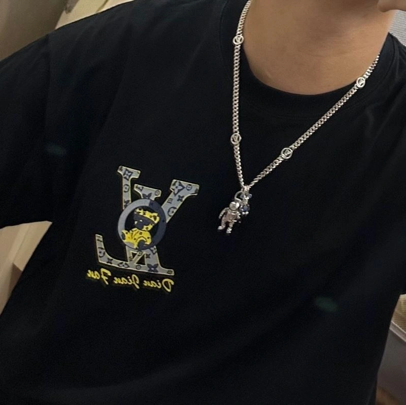 Louis Vuitton Necklaces Upgraded 250533