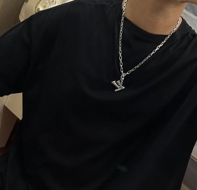 Sporty Louis Vuitton Necklaces 250529