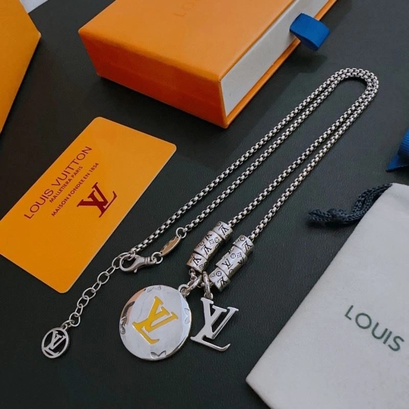 Resilient Louis Vuitton Necklaces 250530