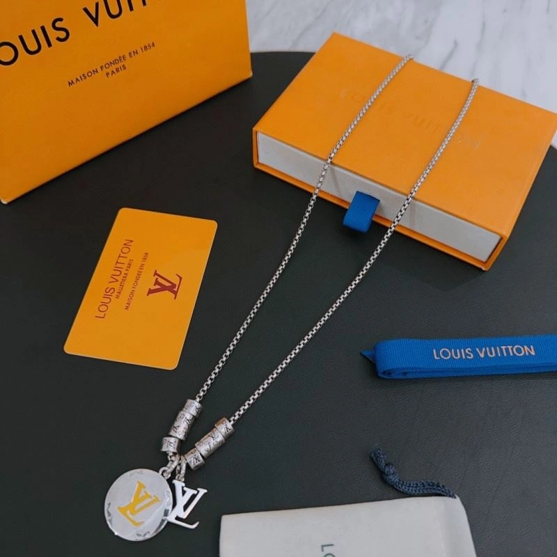 Resilient Louis Vuitton Necklaces 250530