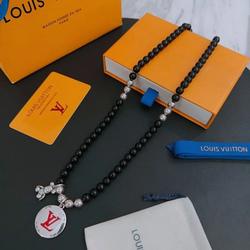 Compact Louis Vuitton Necklaces 250526