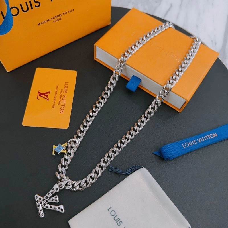 Louis Vuitton Necklaces Comfortable 250525