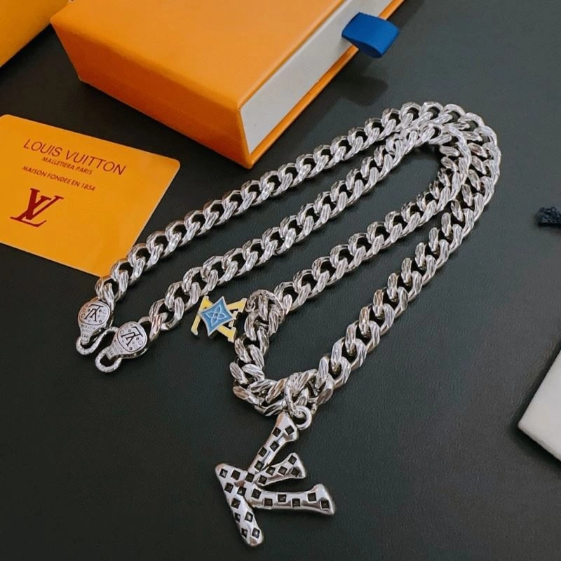 Louis Vuitton Necklaces Comfortable 250525