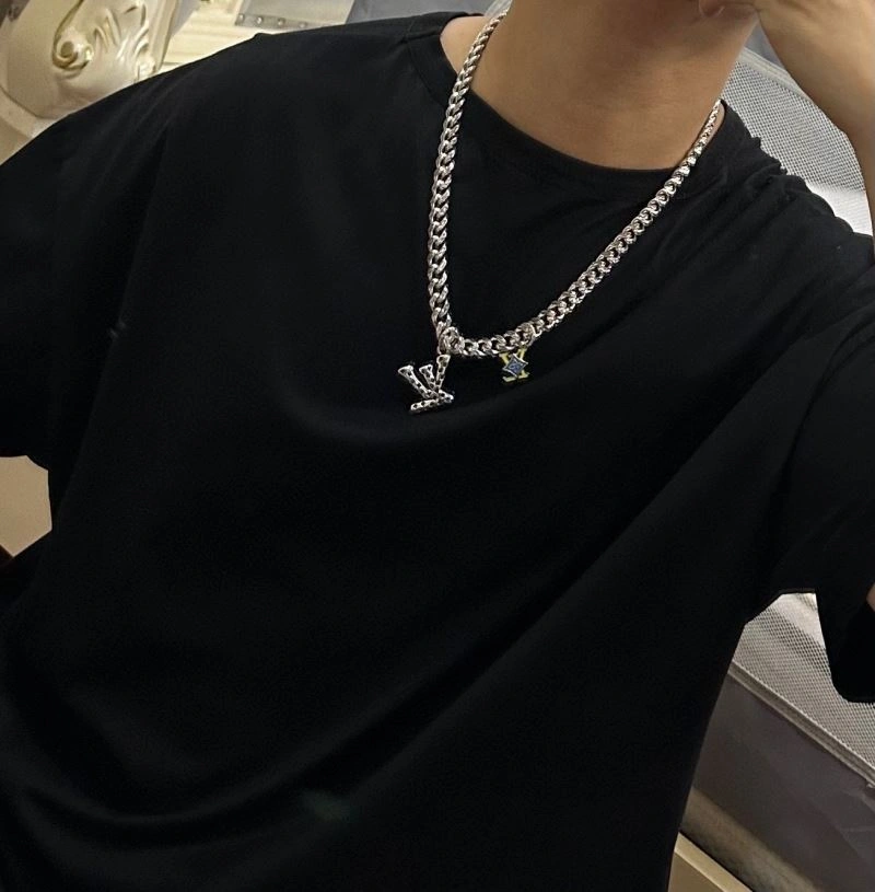 Louis Vuitton Necklaces Comfortable 250525